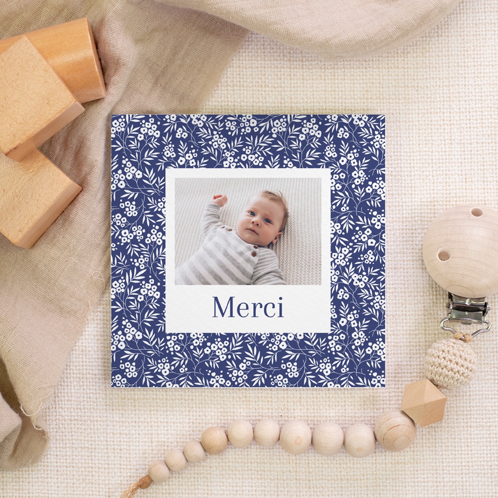 Carte de Remerciement Naissance Écrin Fleuri gratuit