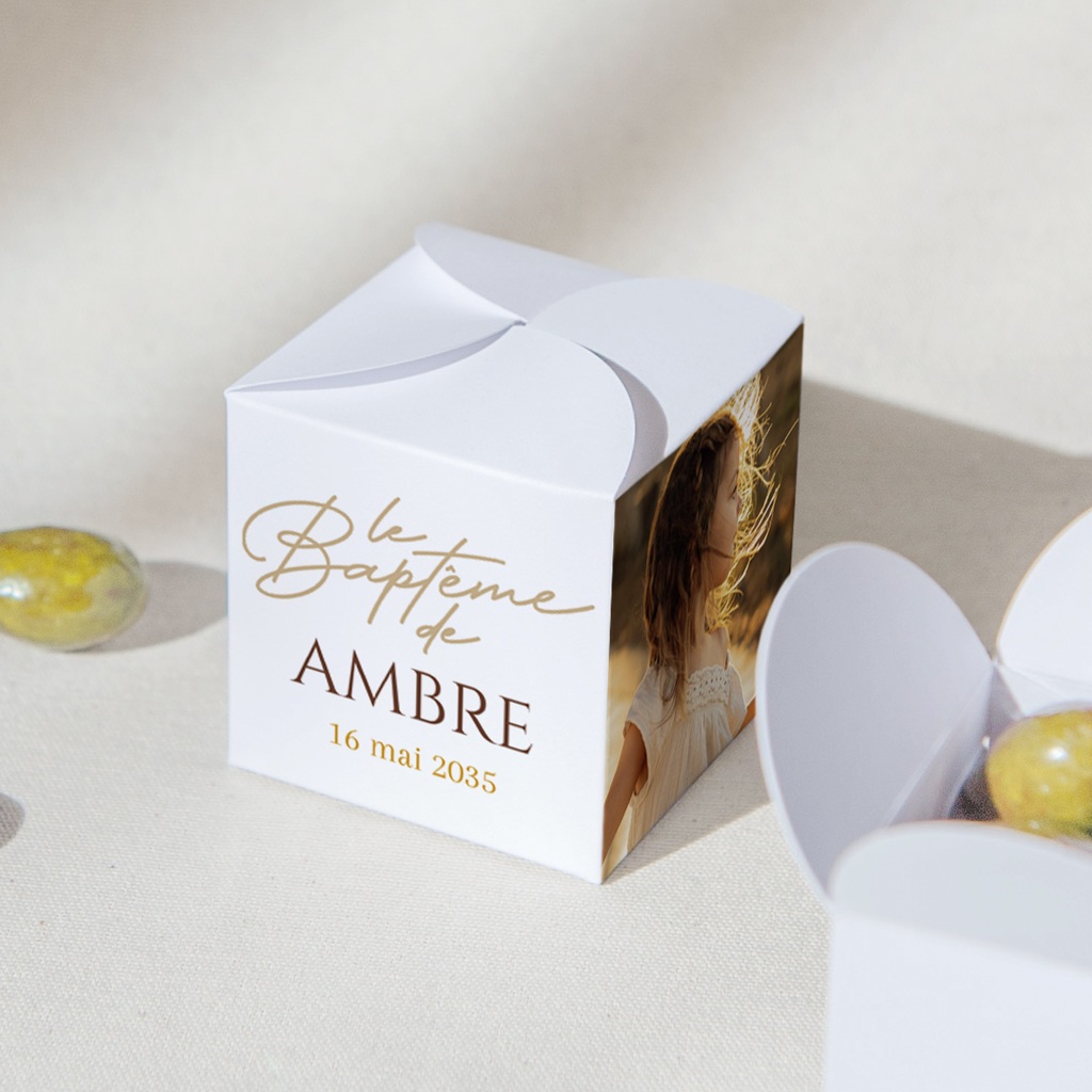 Bo&icirc;te &agrave; drag&eacute;es bapt&ecirc;me Jour de Gr&acirc;ce gratuit