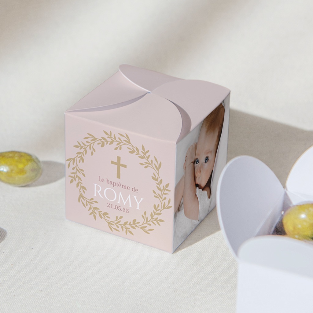 Bo&icirc;te &agrave; drag&eacute;es bapt&ecirc;me Douce Gr&acirc;ce Rose gratuit