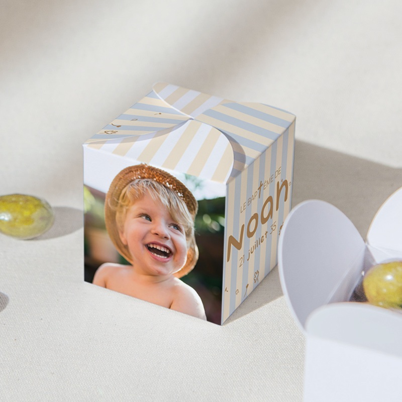 Bo&icirc;te &agrave; drag&eacute;es bapt&ecirc;me Jour pr&eacute;cieux gratuit