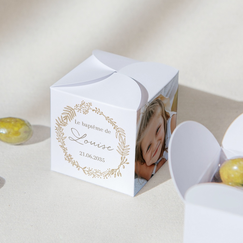 Bo&icirc;te &agrave; drag&eacute;es bapt&ecirc;me Couronne de Lumi&egrave;re gratuit